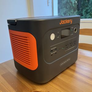 JACKERY Power Station Explorer 1000 plus